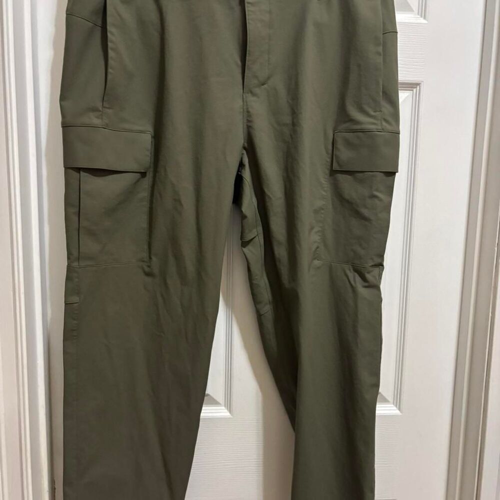 Lululemon Men's Khaki and Green Trousers